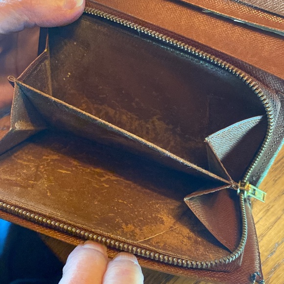 Louis Vuitton Brown Monogram Wallet - Picture 6 of 7